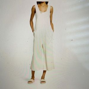 Sleeveless wide leg jump suit (M)